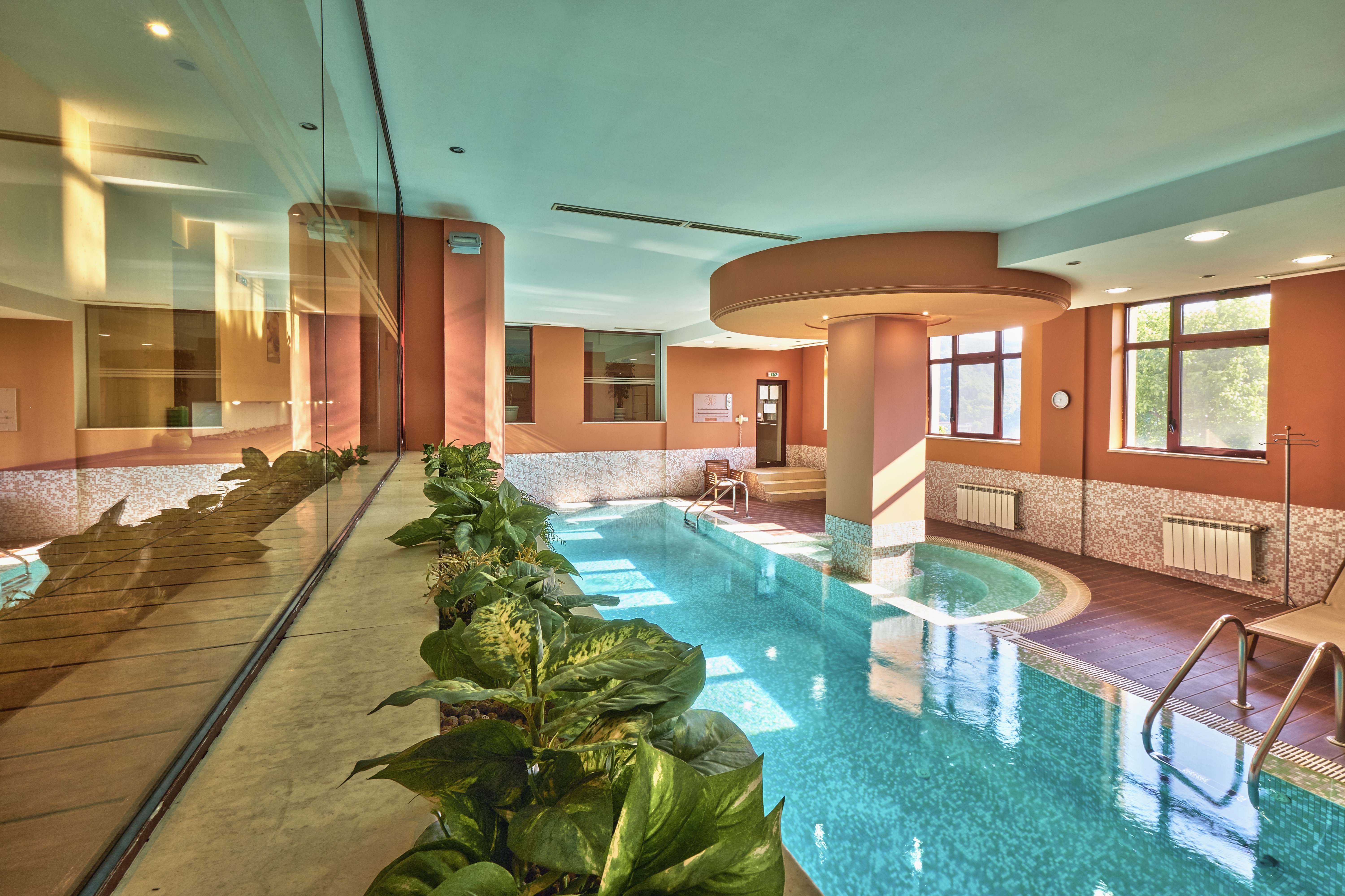 Yantra Grand Hotel 32/57