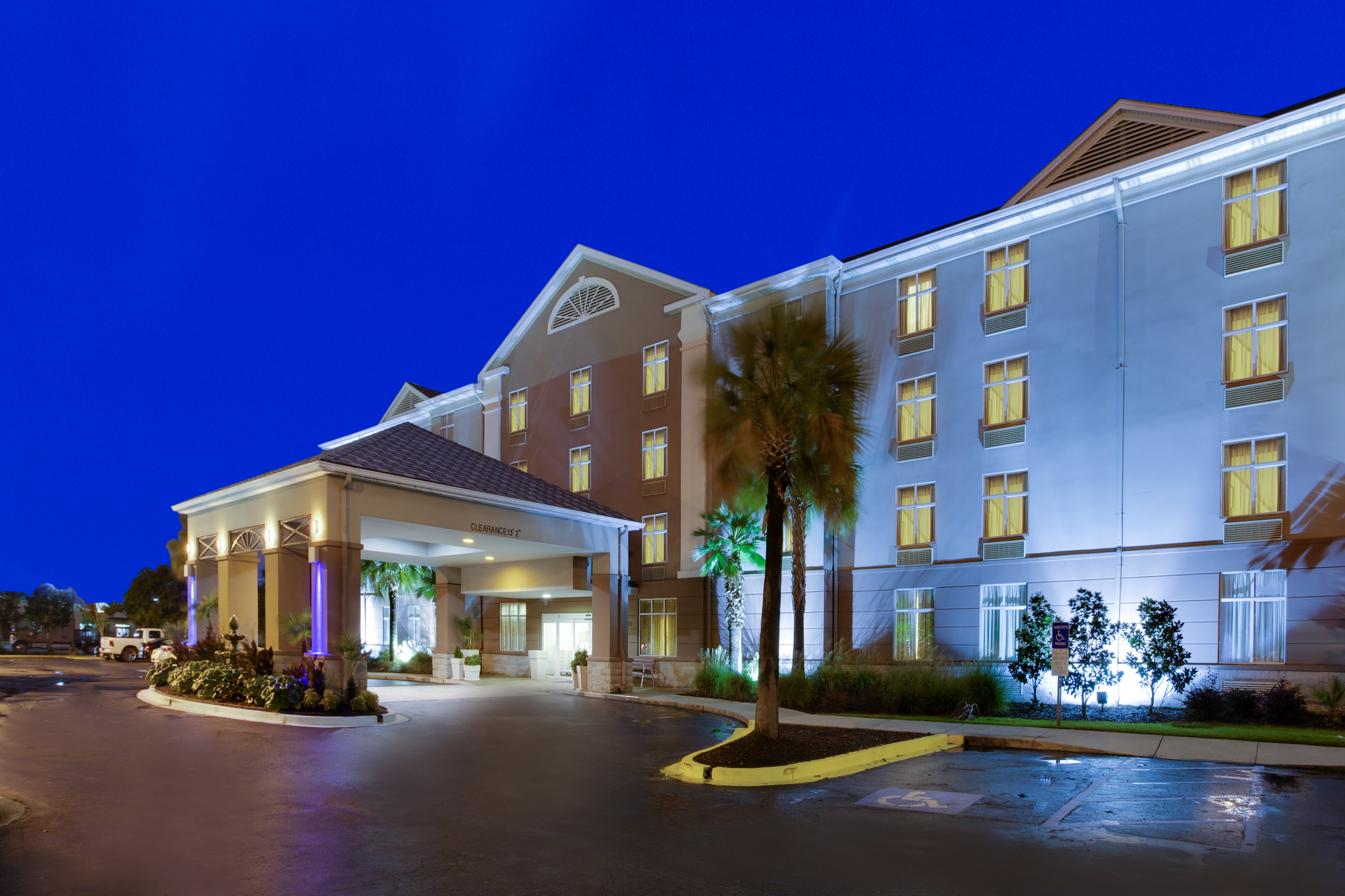 Holiday Inn Express Charleston Ashley Phosphate 3/30