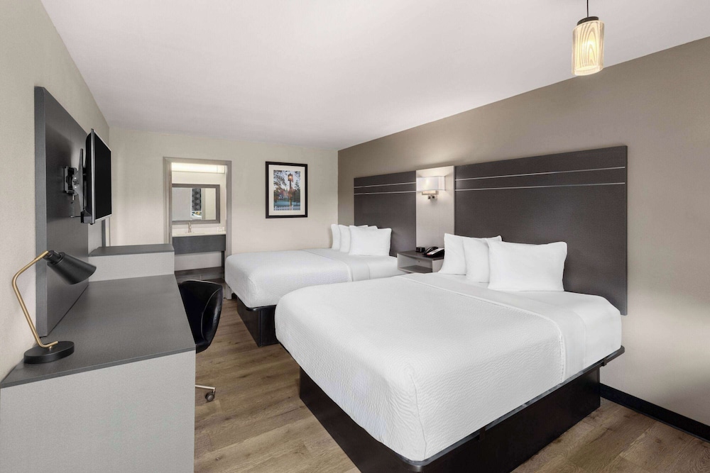 Baymont by Wyndham Dothan 23/48