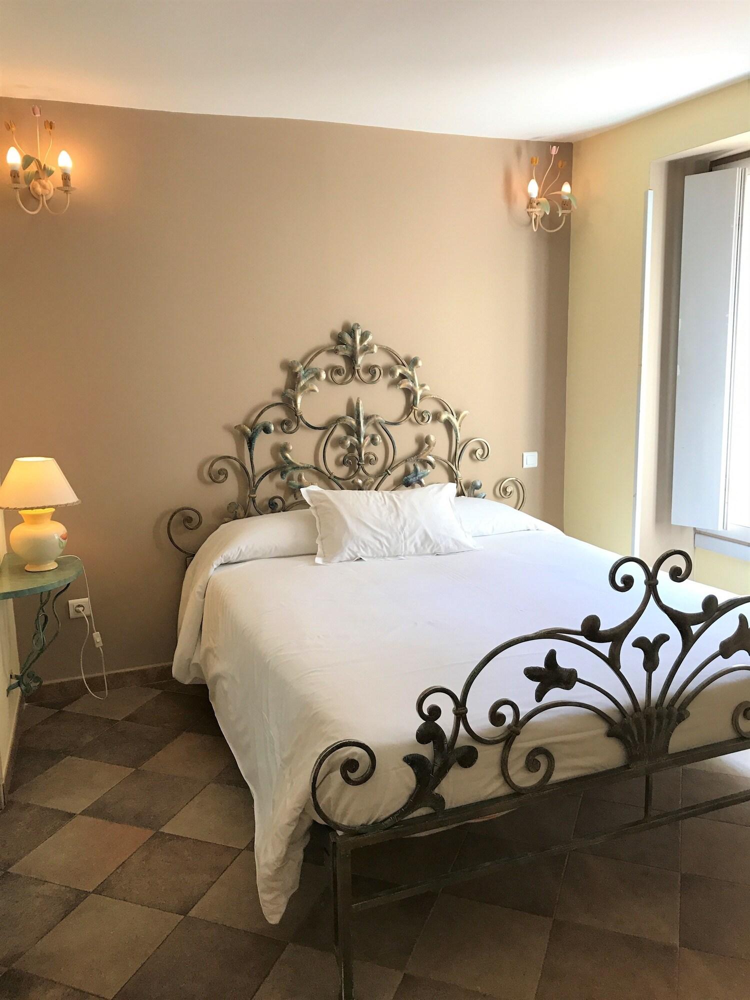 Hôtel Colomba 12/25