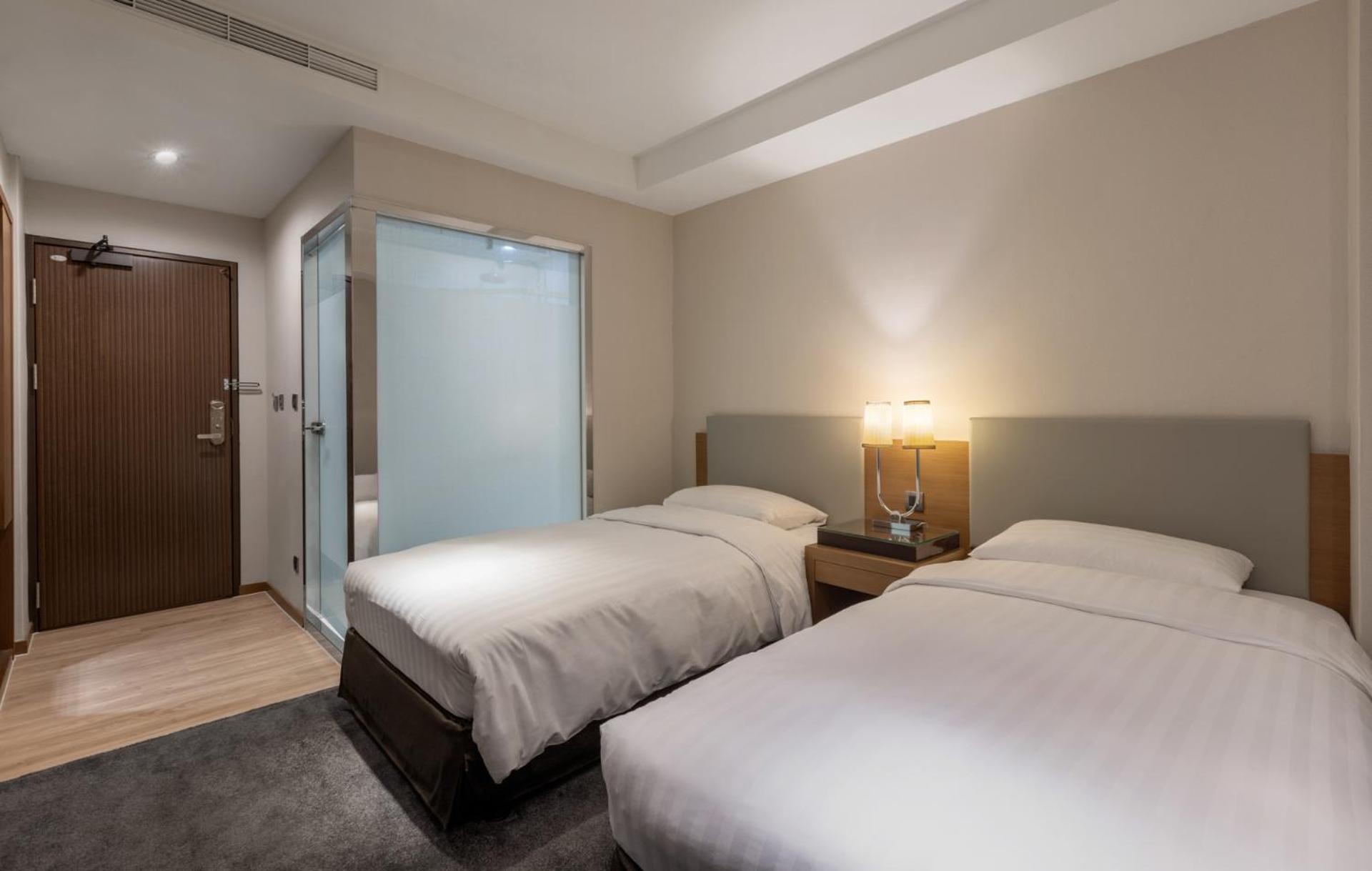 Exquisite, Twin Beds, No Window