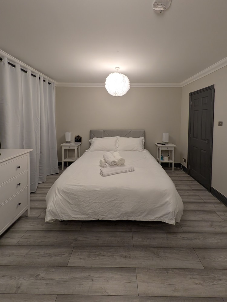Inverness City Rooms 14/43
