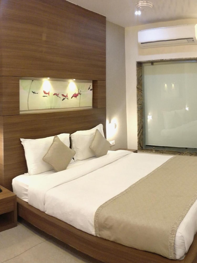 Club Mahindra Dwarka 9/29