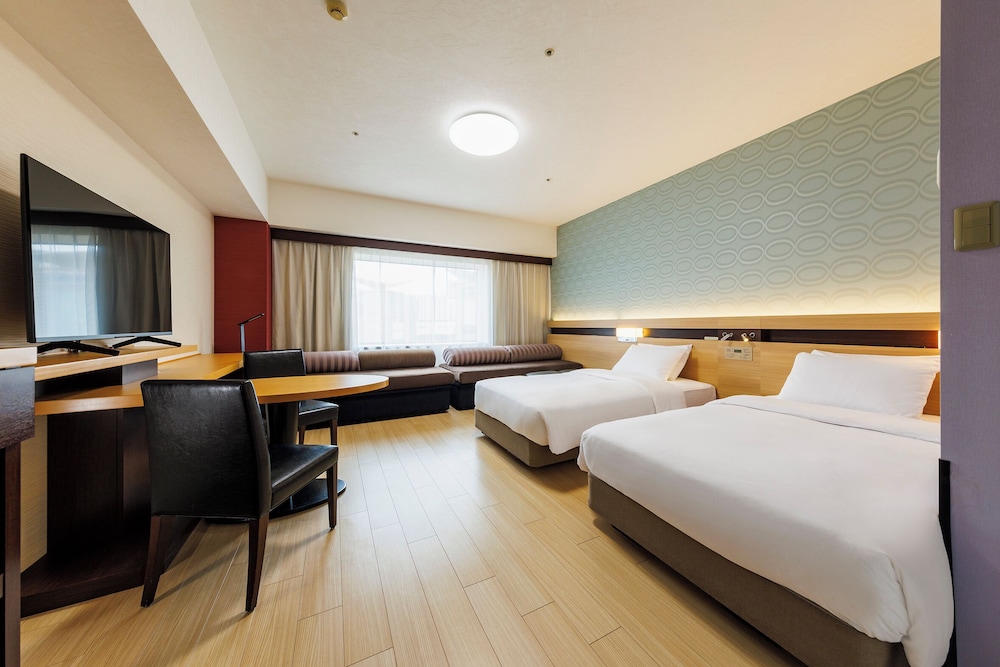 Deluxe, Twin Beds, East Wing
