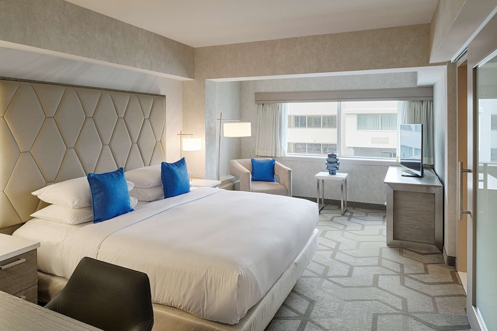 The Kingsley Bloomfield Hills - a DoubleTree by Hilton 17/62