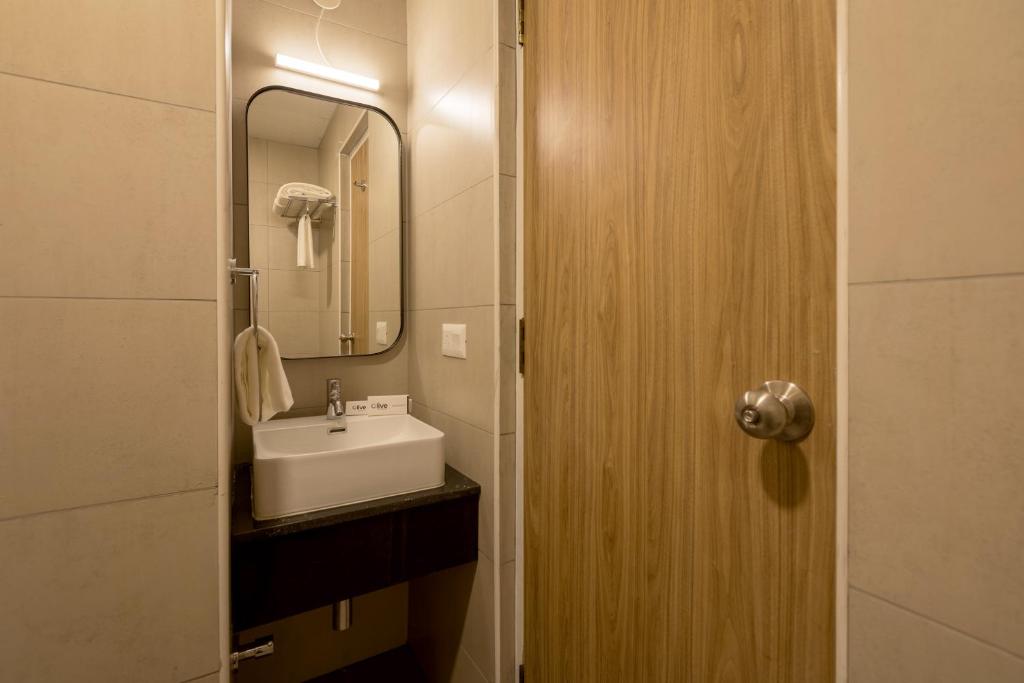 غرفة قياسية بسرير مزدوج، Olive Hotel Indiranagar 100Ft Road by Embassy Group 3/3
