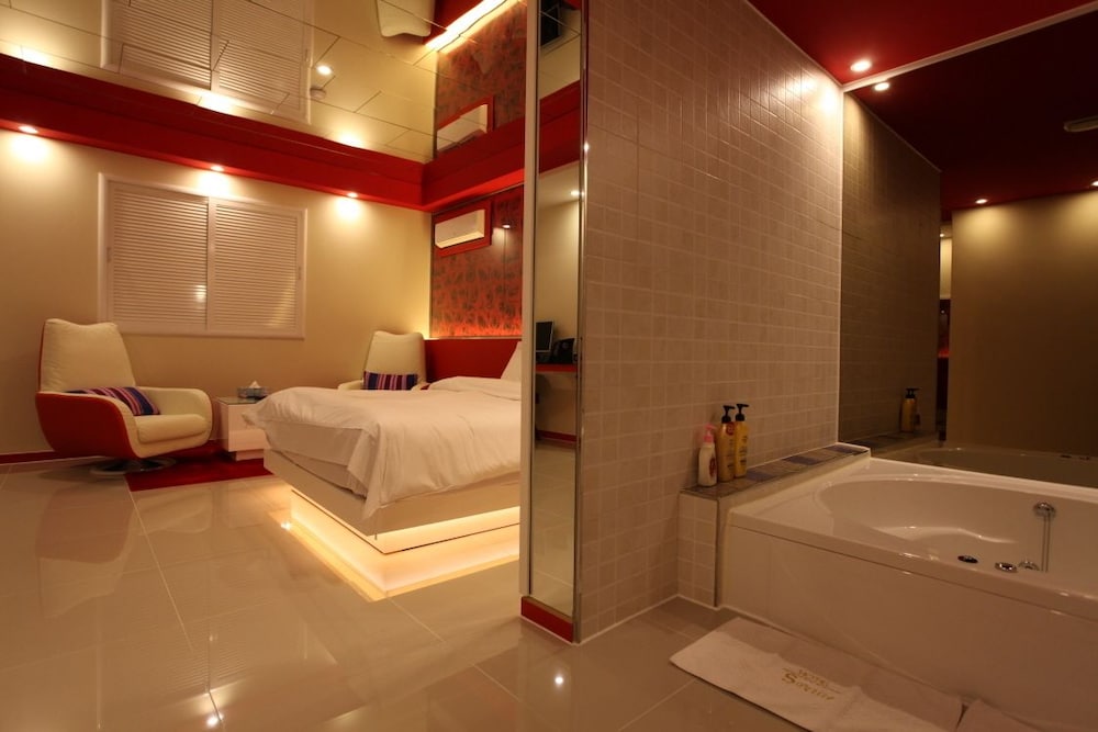 S-Petite Hotel 15/30