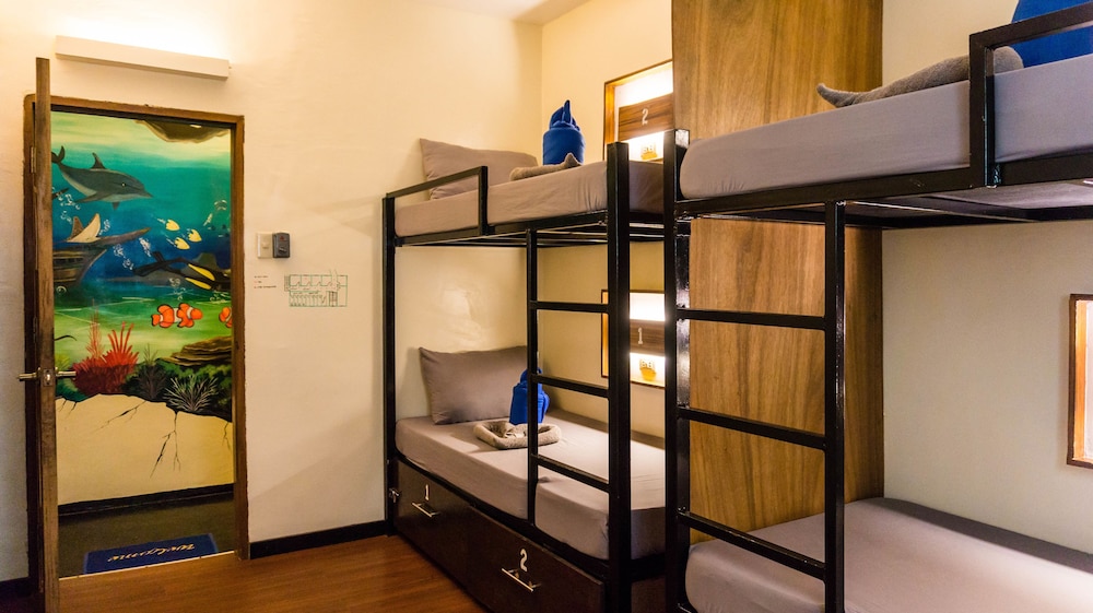 Outpost Beach Hostel - Adults Only 8/57