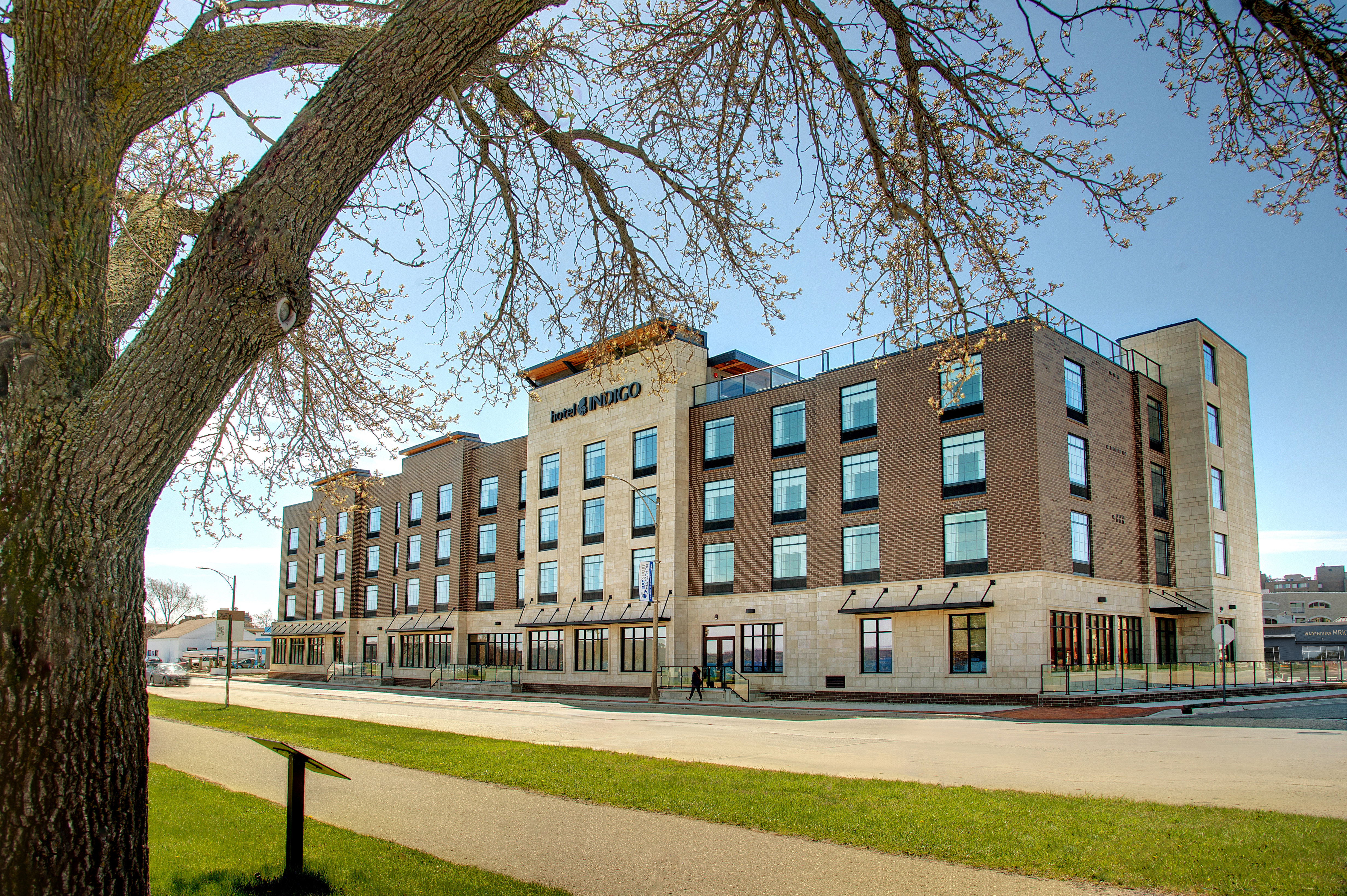 HOTEL INDIGO TRAVERSE CITY 2/78