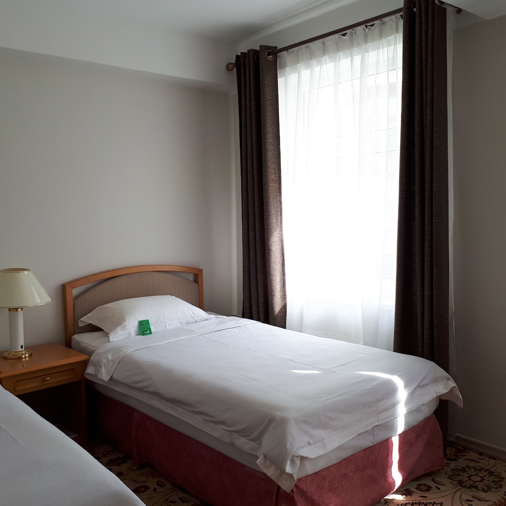 The Continental Hotel 10/50