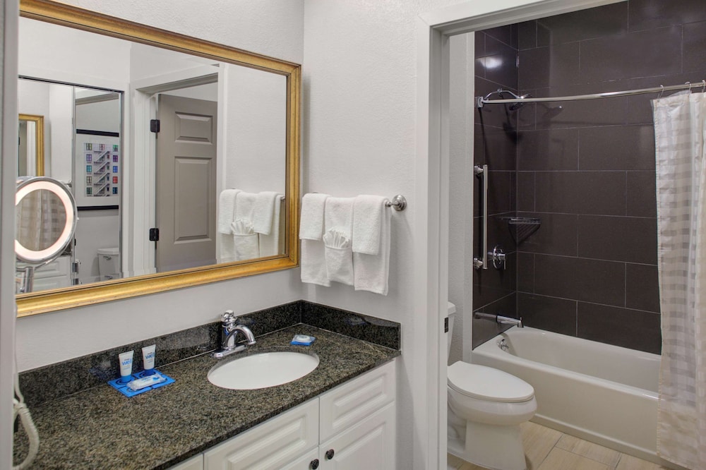 Hyatt House Parsippany East 43/46
