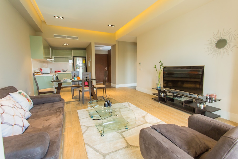 Accra Luxury Apartments Cantonments (Ex A-Lux Apartments) 56/80