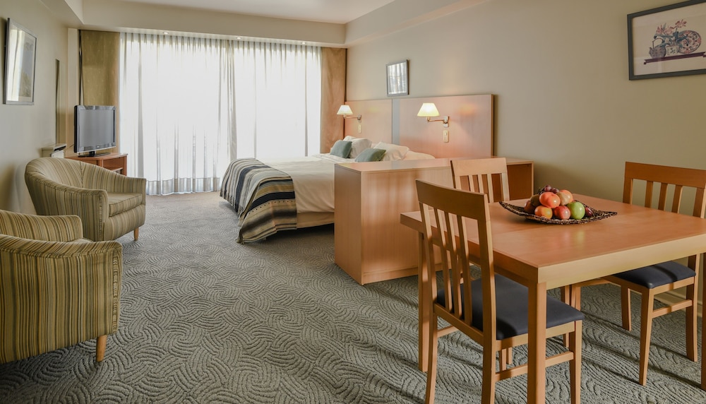 Portal Plaza Suites 32/50