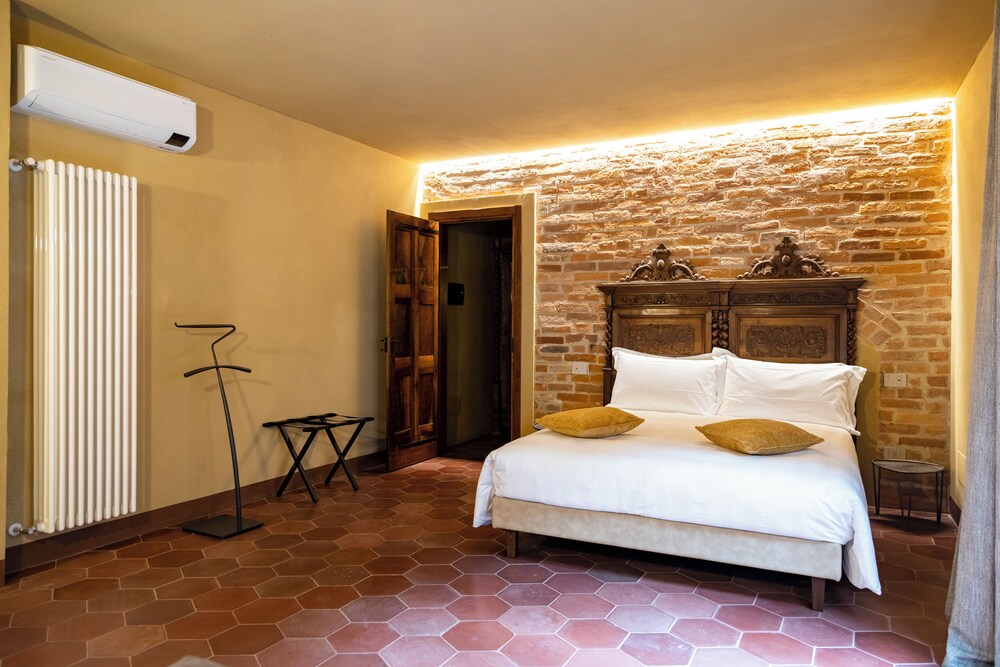 Palazzo Fauzone Relais 12/50