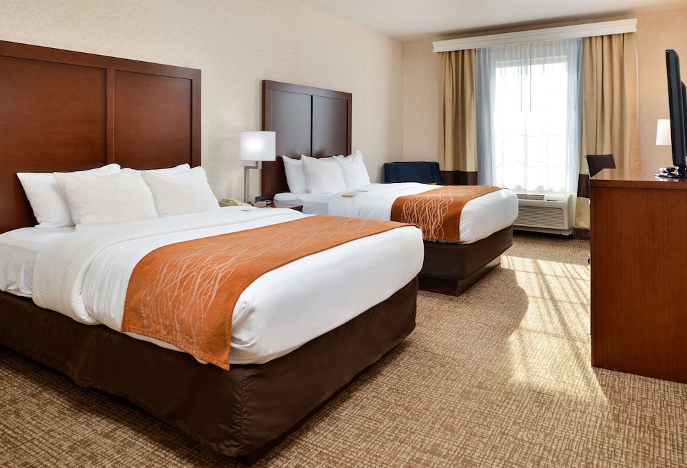 Comfort Inn And Suites Madison North 3/45