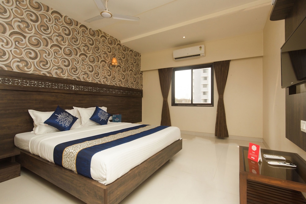 Oyo 10650 Hotel Lotus Residency 13/30