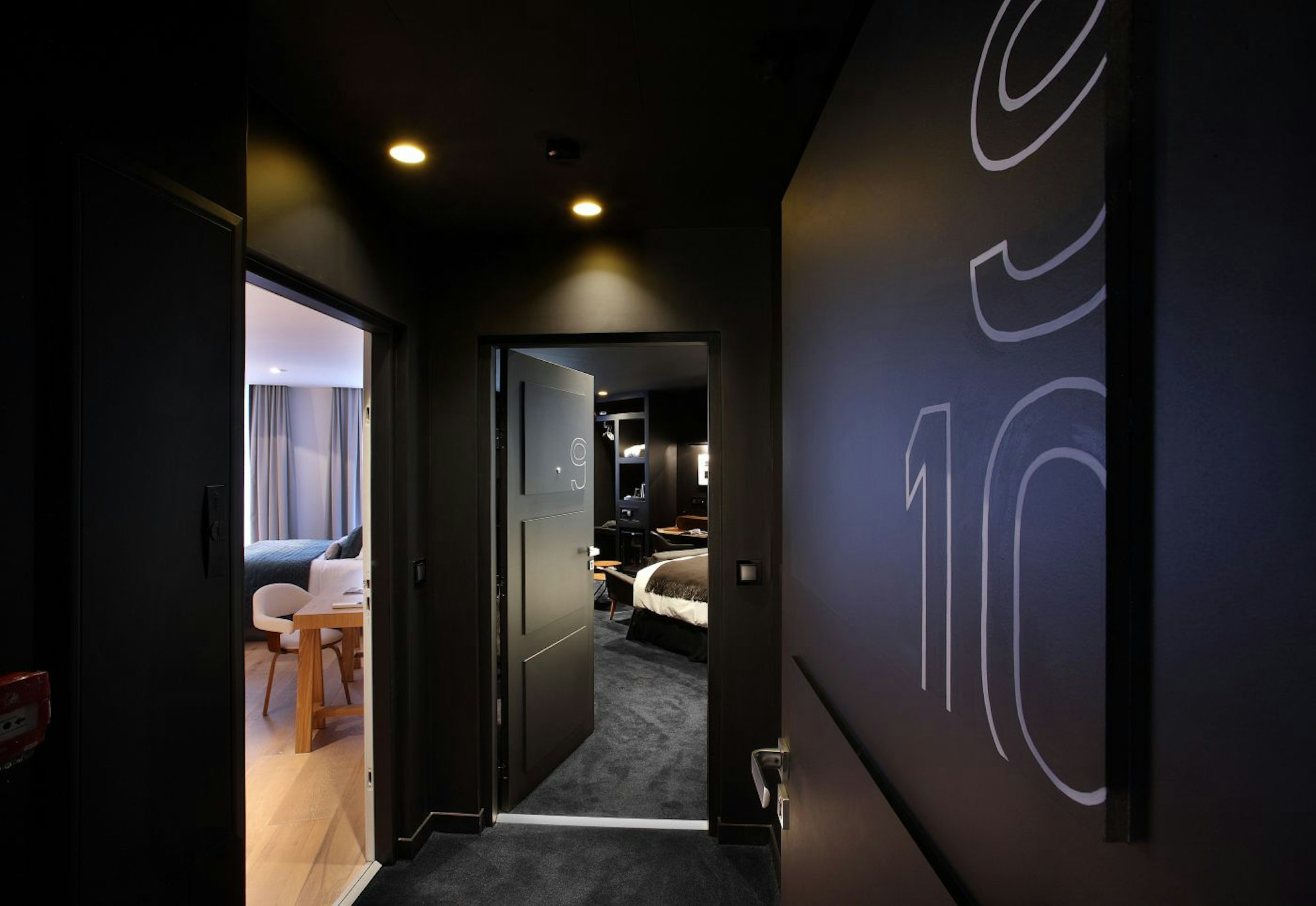 Petit Hotel Confidentiel 60/75