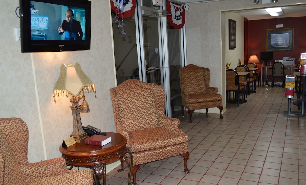 Super 8 by Wyndham Tifton 44/54