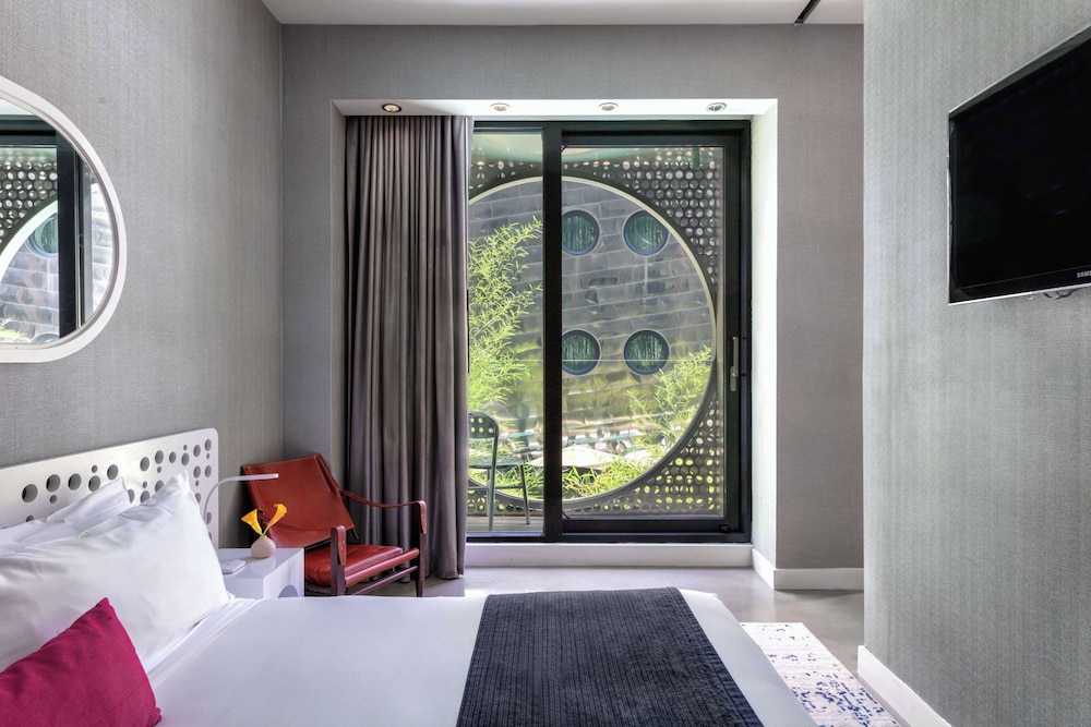 Platinum, Suite, King Bed
