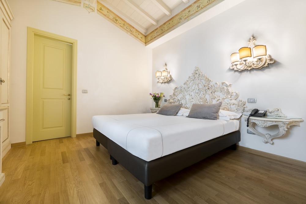 STANDARD, DOUBLE OR TWIN BED