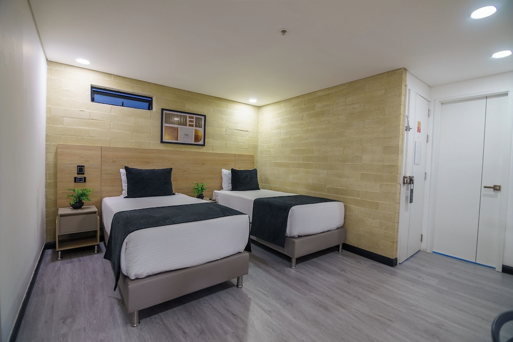 First Class Hotel 19/58