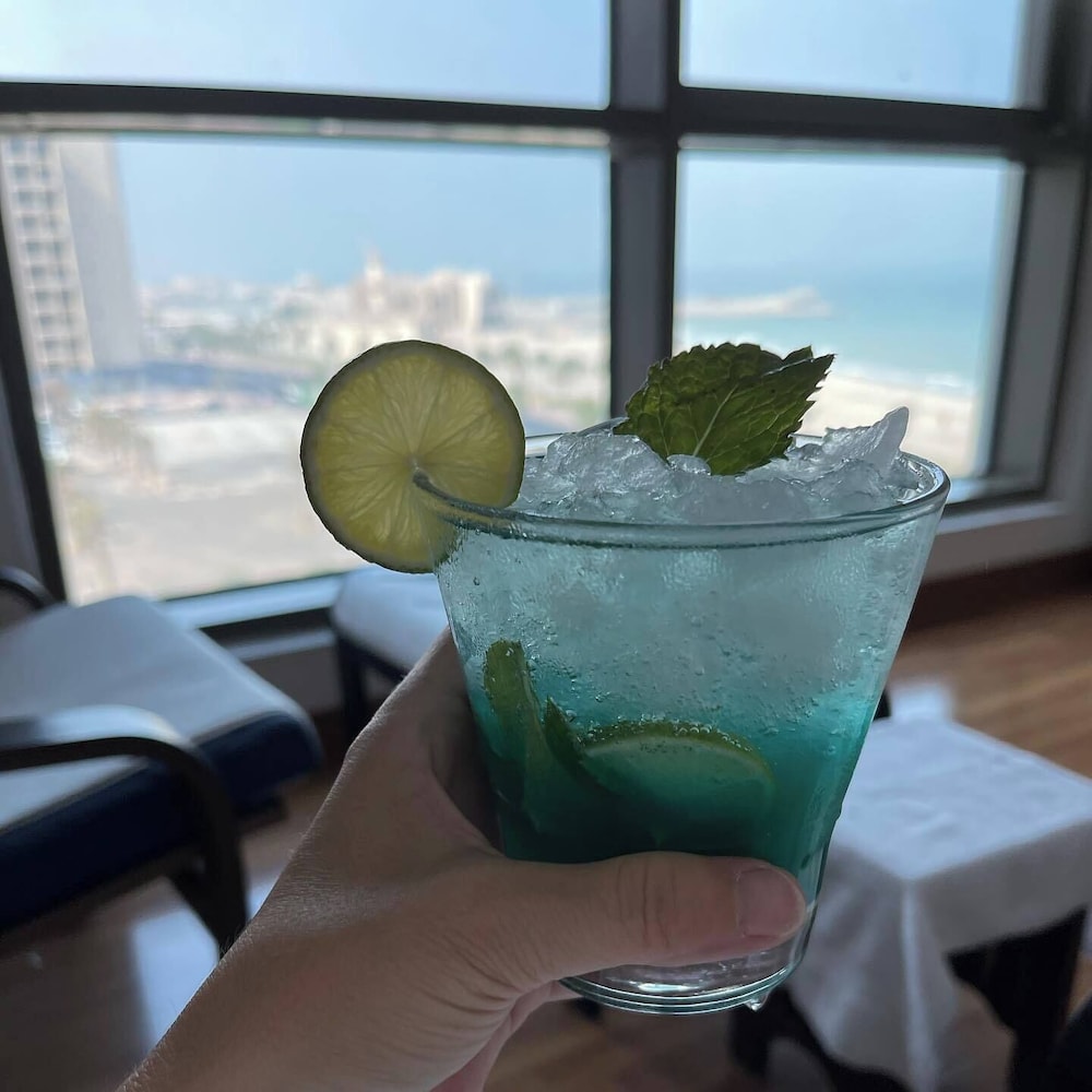 Kuwait Grand Hotel 40/64