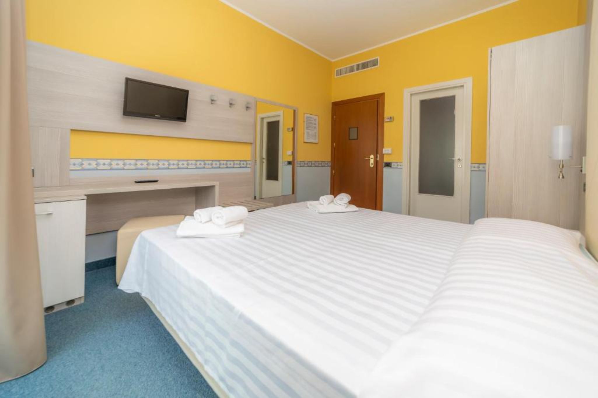 COMFORT, DOUBLE OR TWIN BED