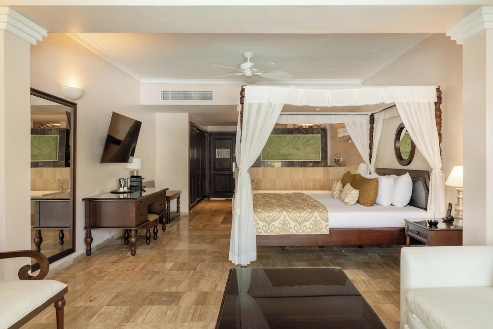 Swim Up, Junior Suite, King Bed, Sofa