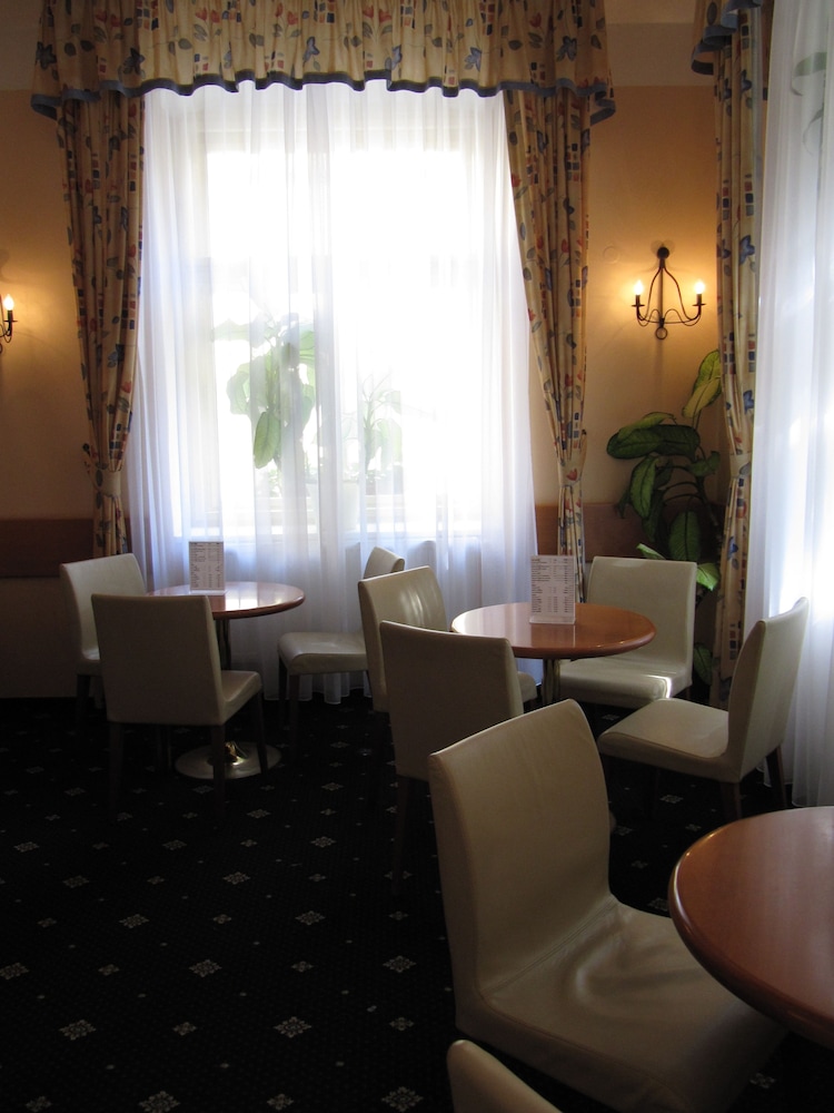 Hotel Machova 25/50