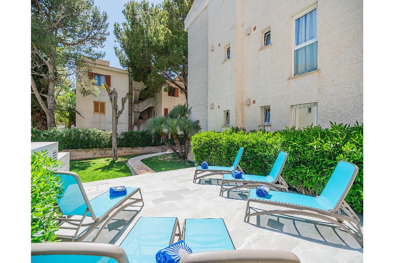 Massol Apartments 16/18