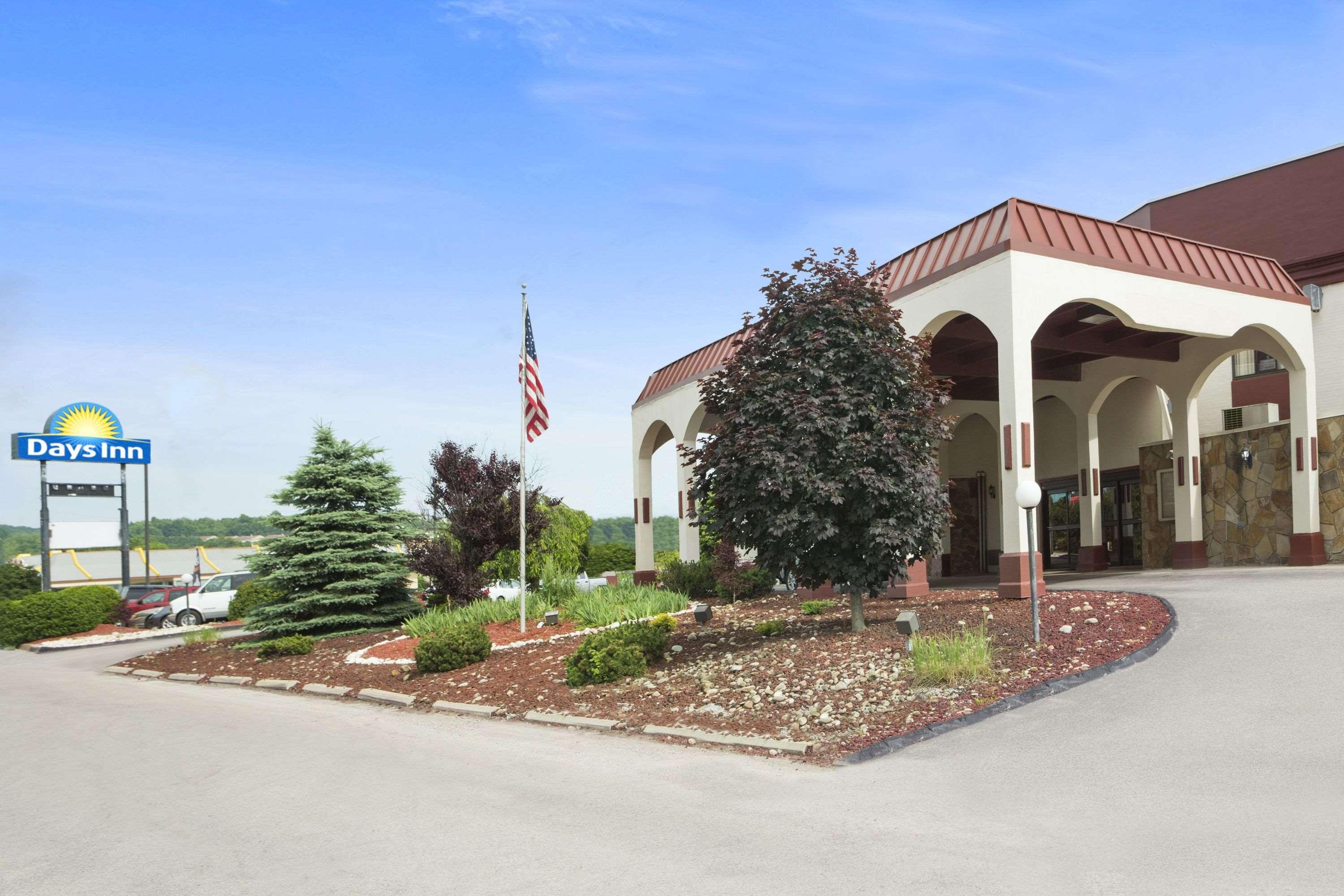 Ramada by Wyndham Pittsburgh/New Stanton 36/38