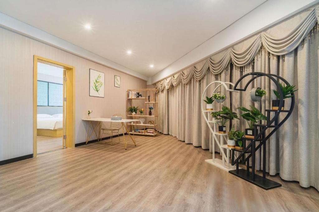 Echarm Hotel Yingshang Wuzhou Wanhui Square 32/50