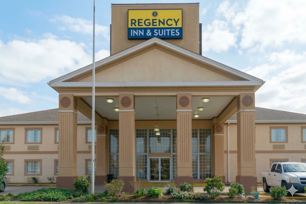 Regency Inn & Suites Houston East I 10 in HOUSTON - TX