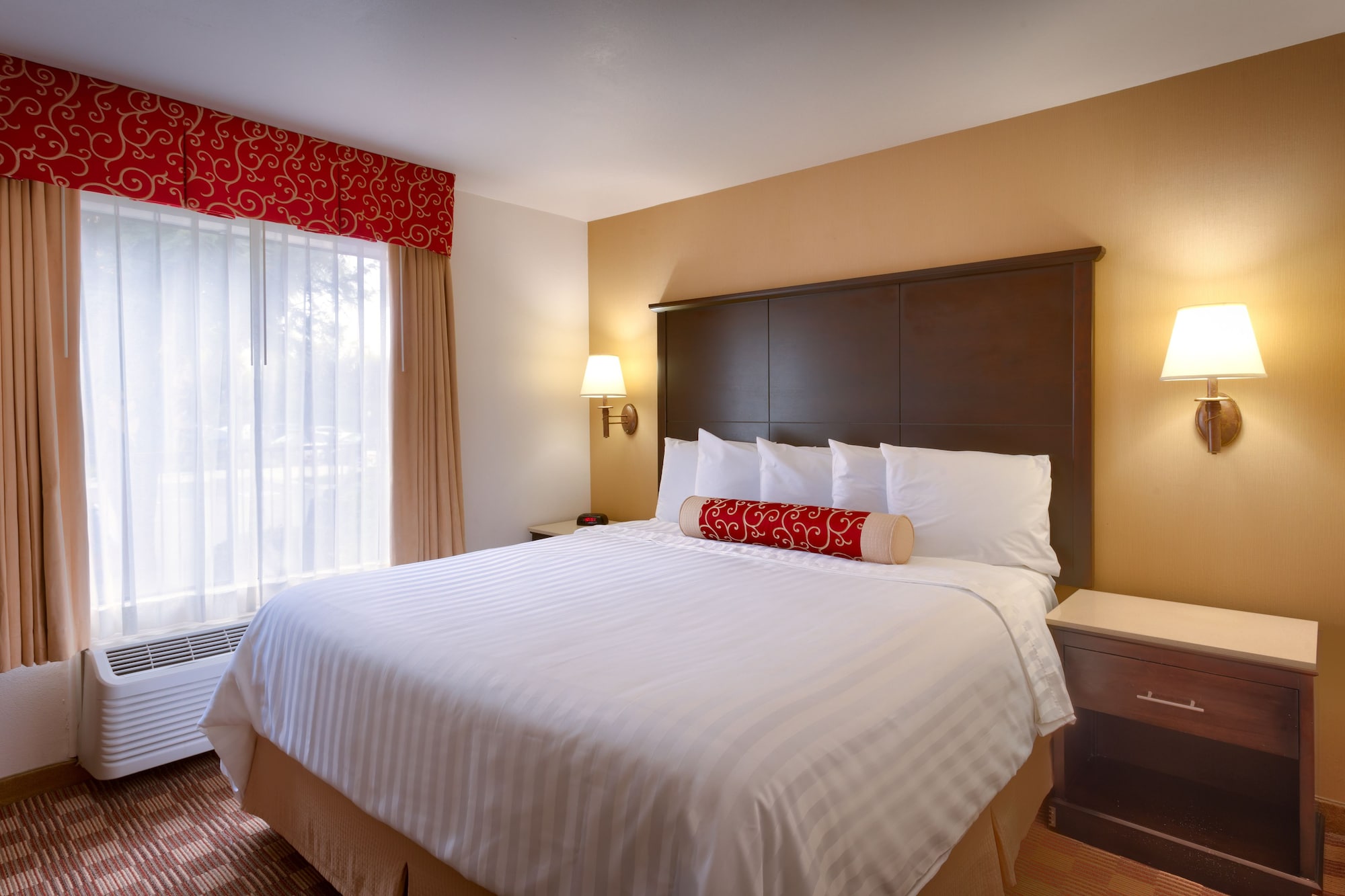 DELUXE, KING BED