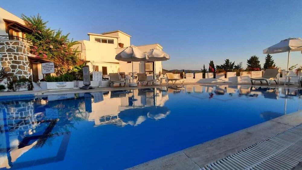 Dasis Hotel & Suites 33/40