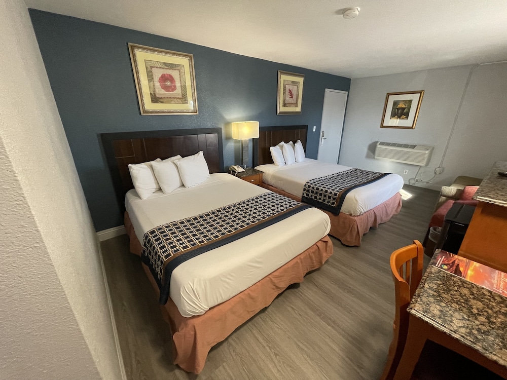 Pacific Inn 19/42