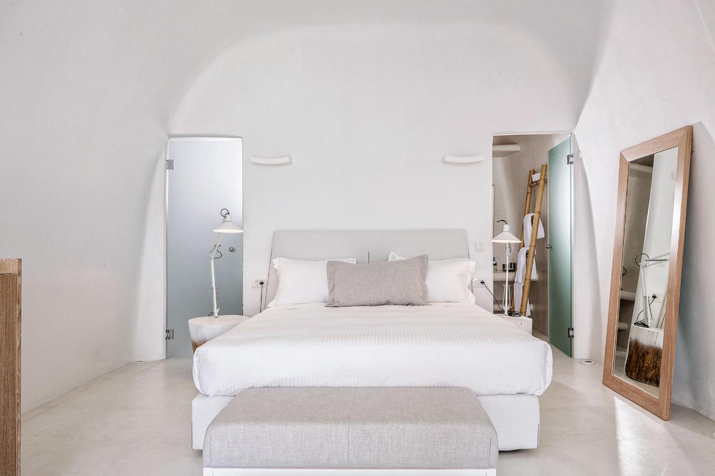 Senior, Suite, Caldera View
