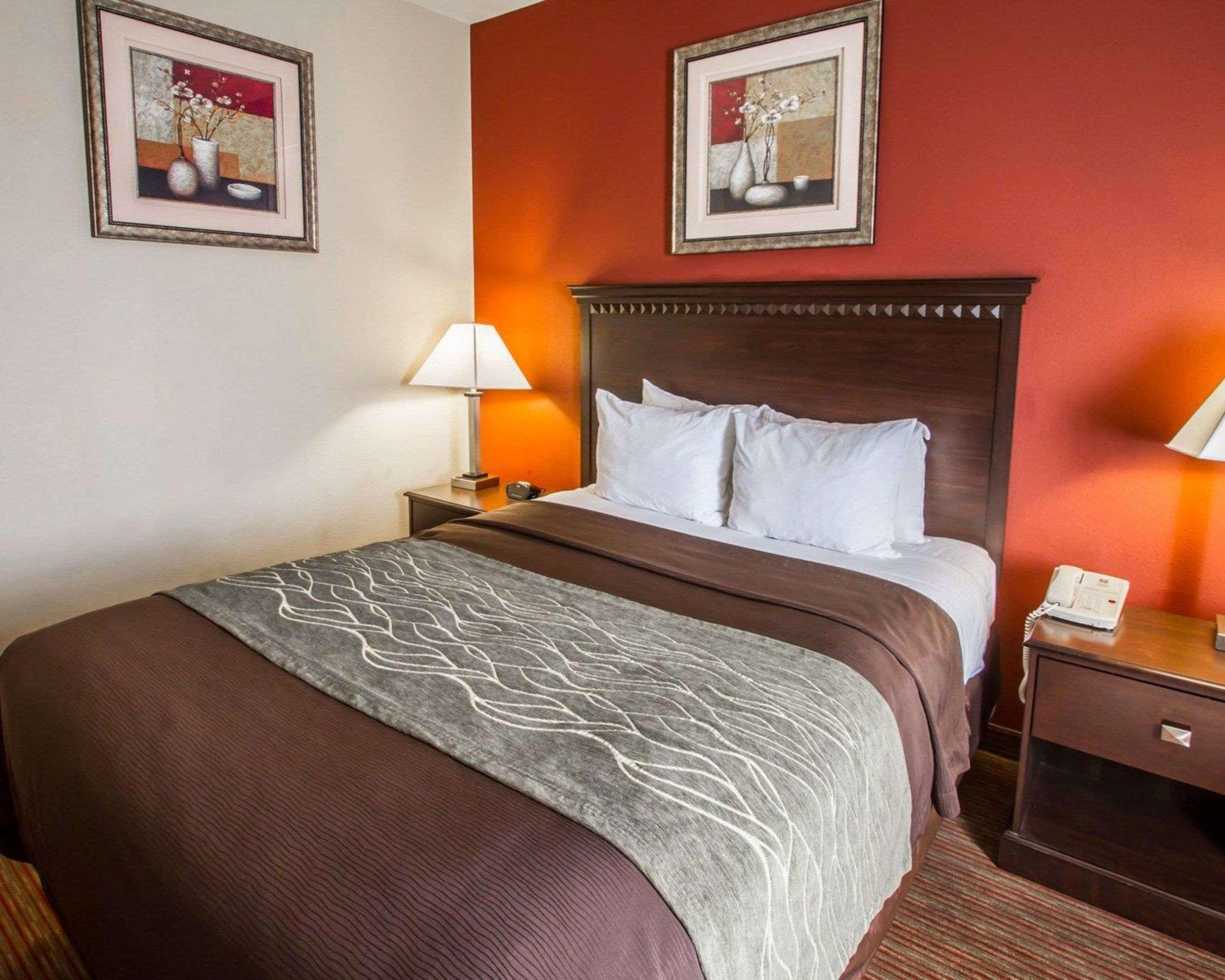 Upgrade, Queen Bed