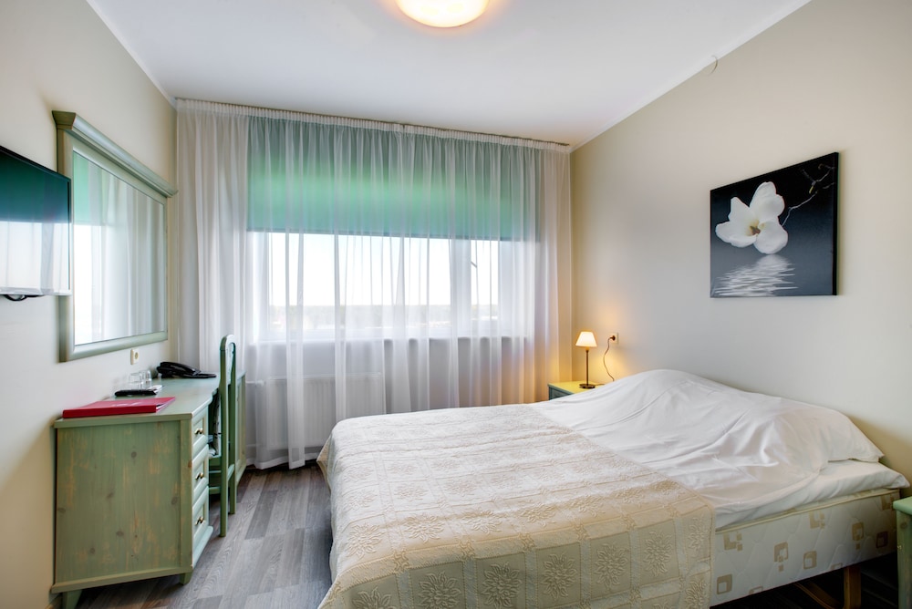 STANDARD, DOUBLE OR TWIN BED