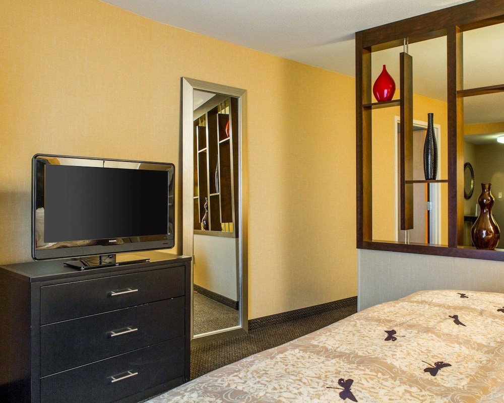 Cambria Hotel Madison East 15/41