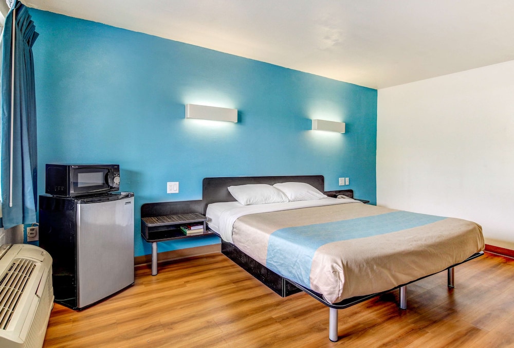 Motel6 Waco, TX - Lacy Lakeview 35/49