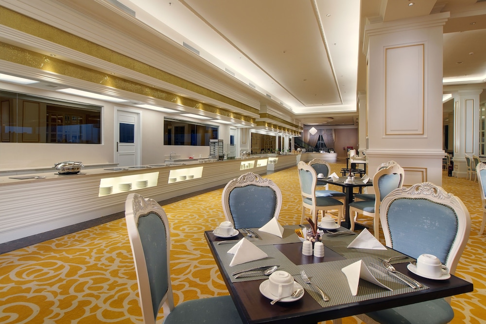 Adimulia Hotel Medan 45/55