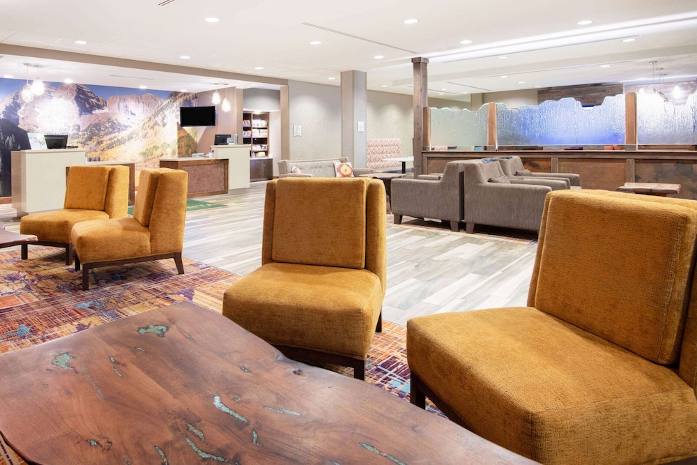 La Quinta Inn & Suites by Wyndham Durango 8/45
