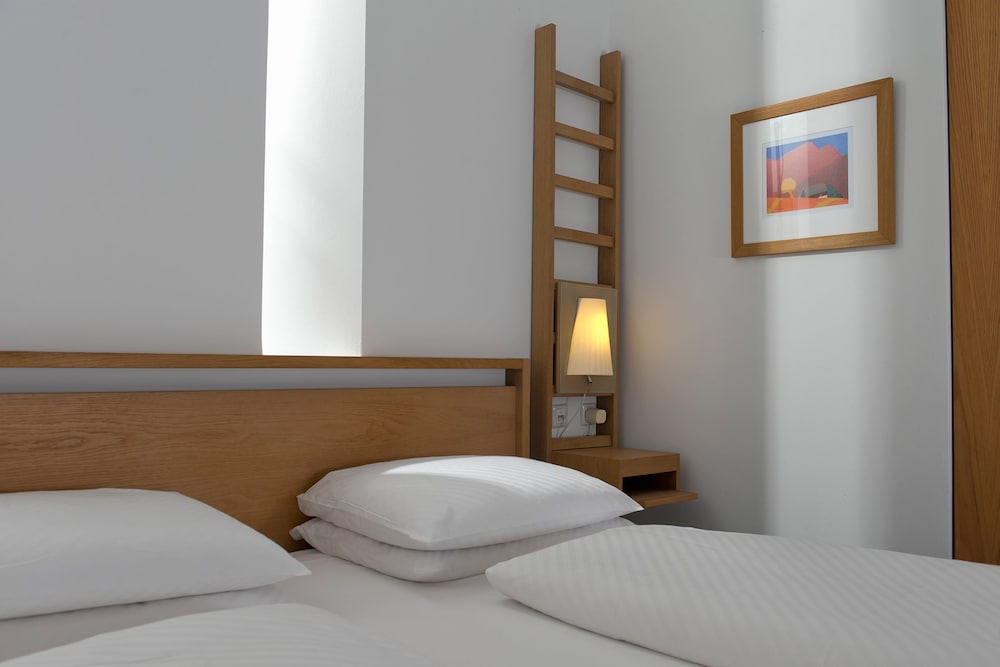 Hotel Agneshof Nurnberg 8/27