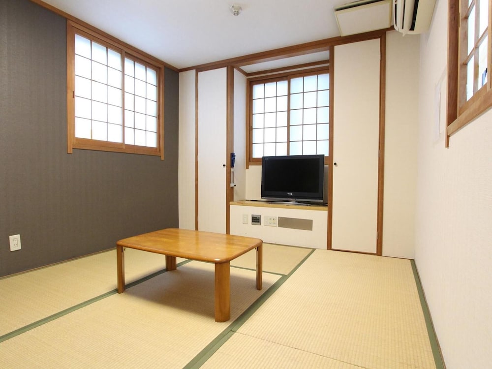 Hotel Livemax Budget Shinosaka 32/37