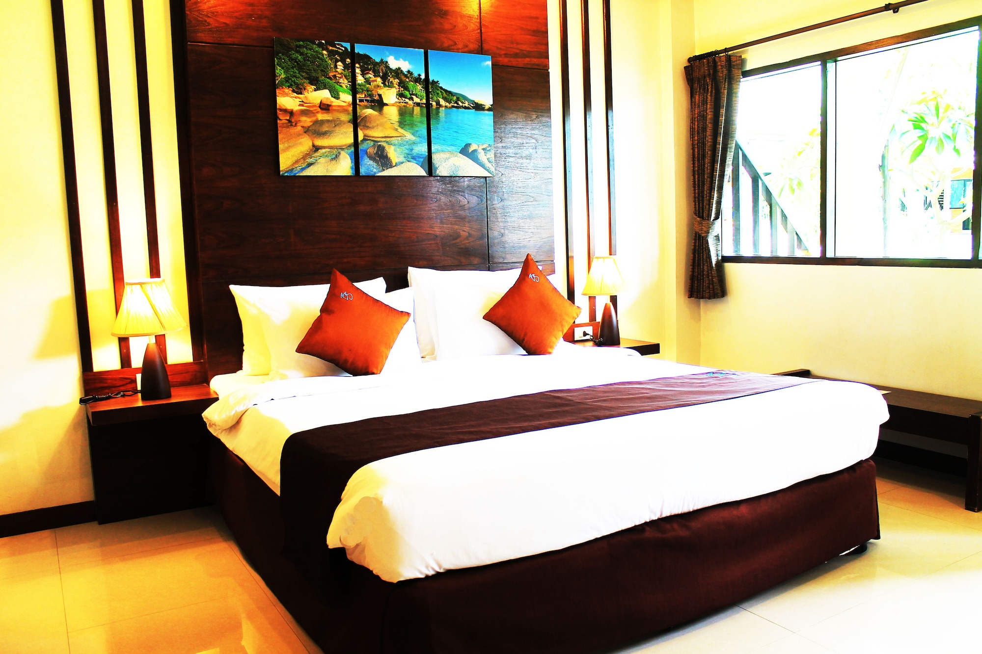 ROOM, BEACH FRONT