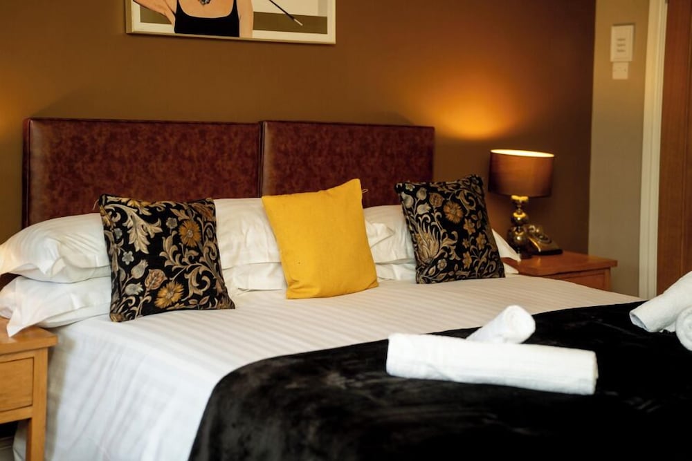 The Gower Hotel 27/50