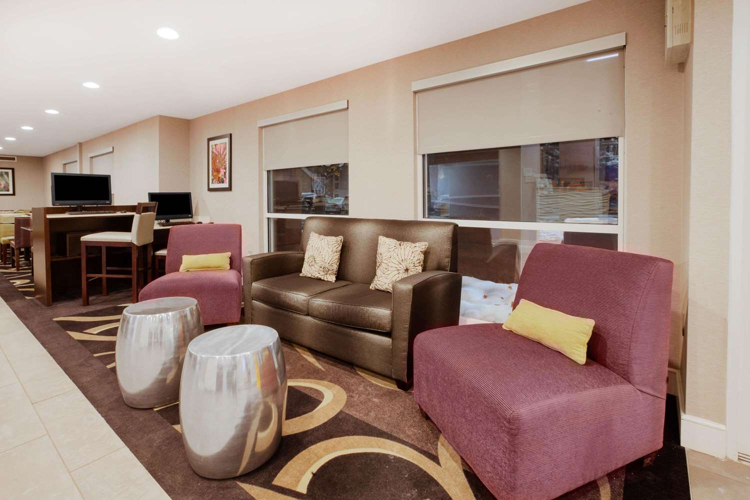 La Quinta Inn & Suites by Wyndham Detroit Utica 31/49