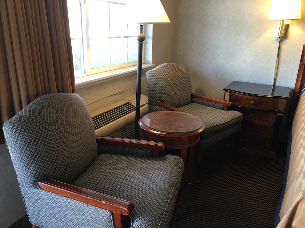 Discovery Inn 30/43