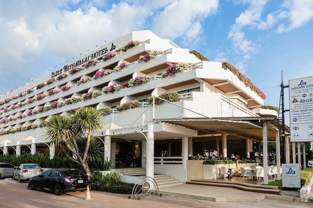 The Cha Am Methavalai Hotel 6/65